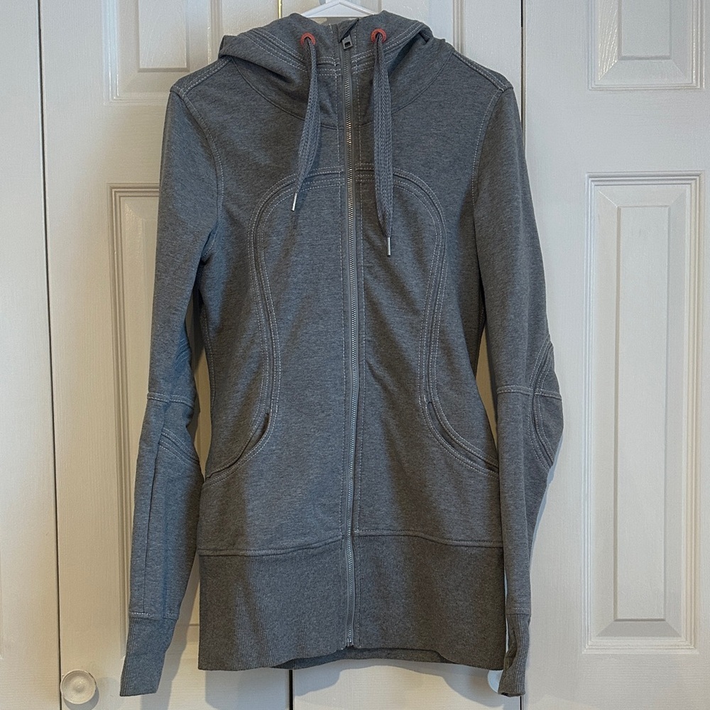 Lululemon Vintage Hooded Scuba Full Zip in Heather Grey/Pink Detail Size 8